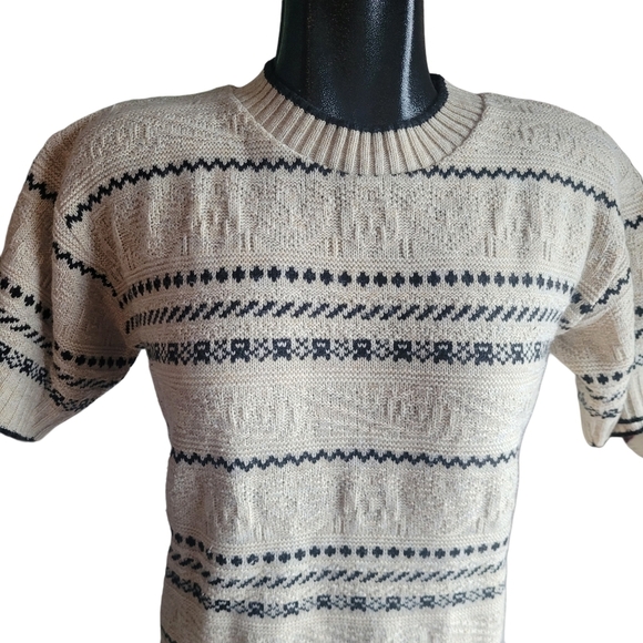 Seperate Scene Short Sleeve Beige and Black Sweater M - Picture 2 of 7